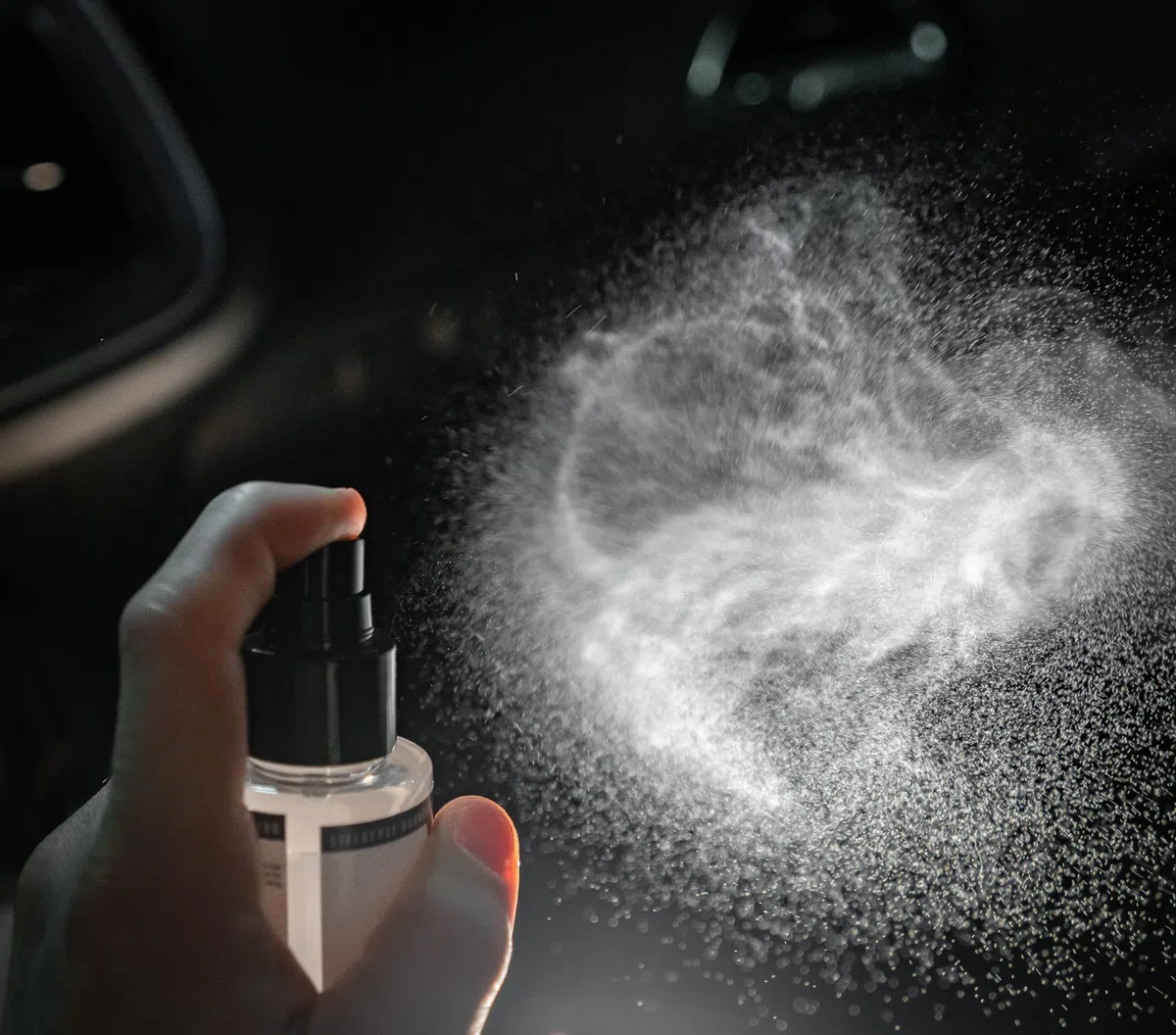 Nuke Guys Car Scents Set | 4 x 100ml Auto Duft Spray Autoparfüm | 1x Sweet Geisha 1x Bubblegum 1x Morgenständchen 1x Flores Scent - Praktischer Lufterfrischer | angenehmer Autoduft für den Innenraum