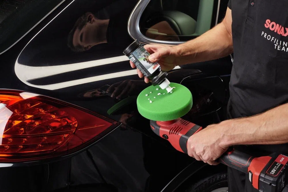 SONAX PROFILINE PerfectFinish (250 ml) Finishpolitur zum 1-stufigen Polieren von lokal ausgeschliffenen Lackschäden wie Staubeinschlüssen oder Läufern | Art-Nr. 02241410