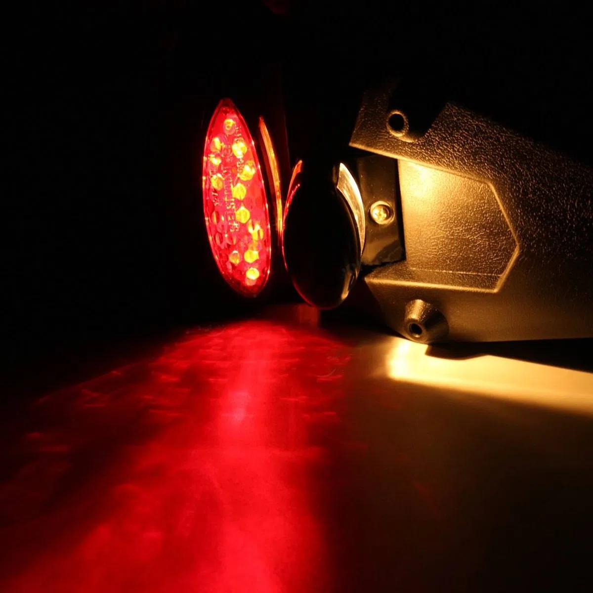 KaTur 12 V LED Motorrad Kotflügel Hinten Rücklicht Reflektor Universal für MX Motocross Sport Pit Dirt Bike (Weiße Schale)